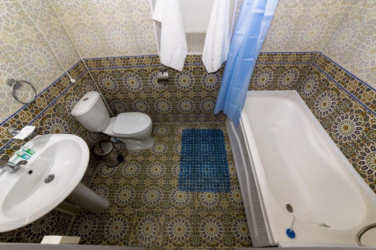 Feruzkhan Hotel - Madrassah Mohammed Rakhim Khan 1871 Хива Екстериор снимка